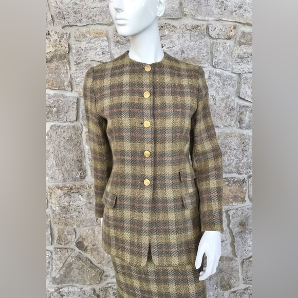 Beautiful Vintage Salvatore Ferragamo 80s 90s Plaid Wool Skirt Suit Gold Buttons - Picture 11 of 16